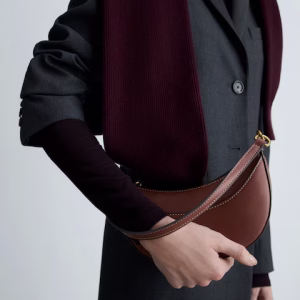 Oval shoulder bag